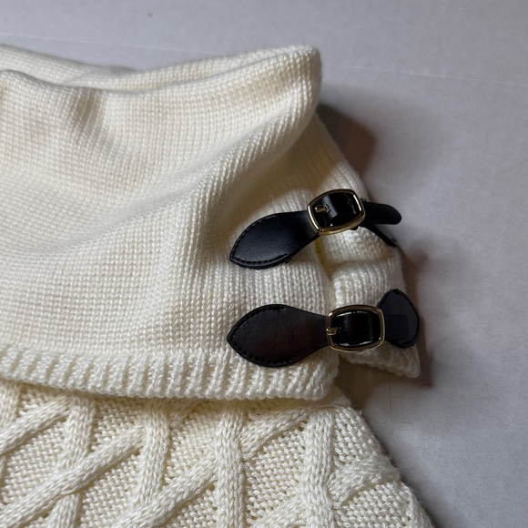 Calvin Klein Classic Cream CowlNeck Pancho Sweater Size Large Extra Large - Picture 3 of 16